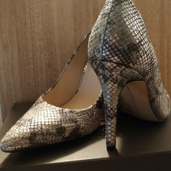 Vince Camuto high heels silver snakeskin shoes 8.5 - Picture 2 of 12